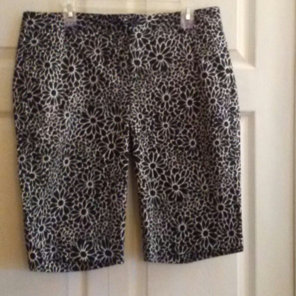 Shorts - Picture 5 of 6